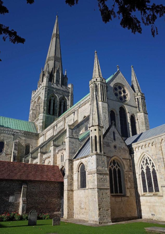Purchases Restaurant & 4* Chichester